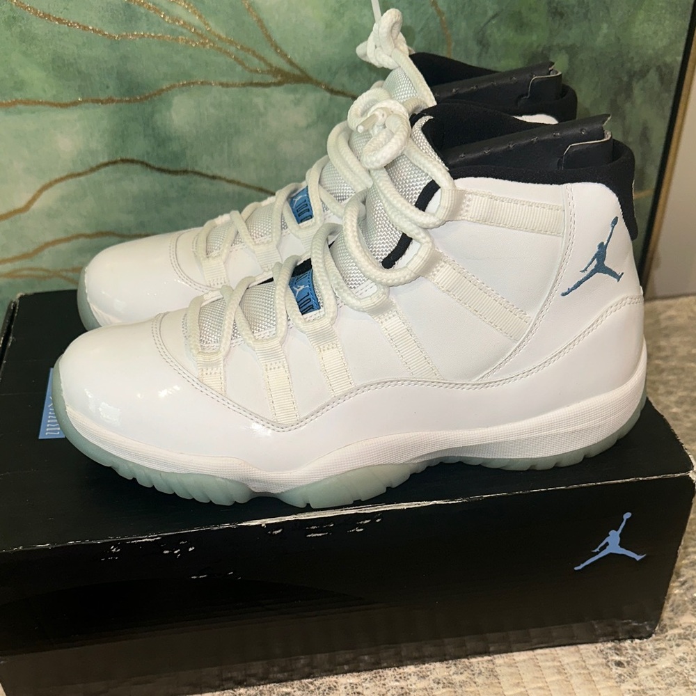Jordan 11 Retro “Legend Blue” (2014) - Picture 3 of 6